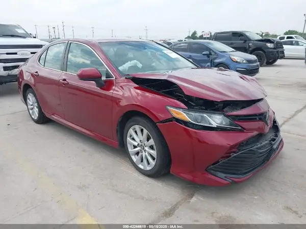 4T1B11HK3JU614404 2018 TOYOTA CAMRY - Image 1