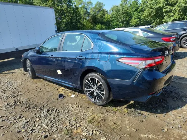 4T1B11HK3JU615388 2018 TOYOTA CAMRY - Image 2