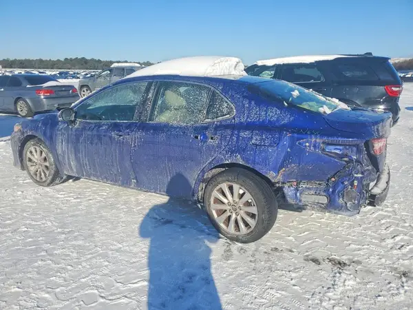 4T1B11HK3JU616668 2018 TOYOTA CAMRY - Image 2
