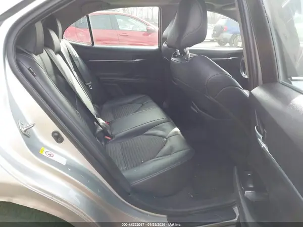 4T1B11HK3JU617240 2018 TOYOTA CAMRY - Image 8