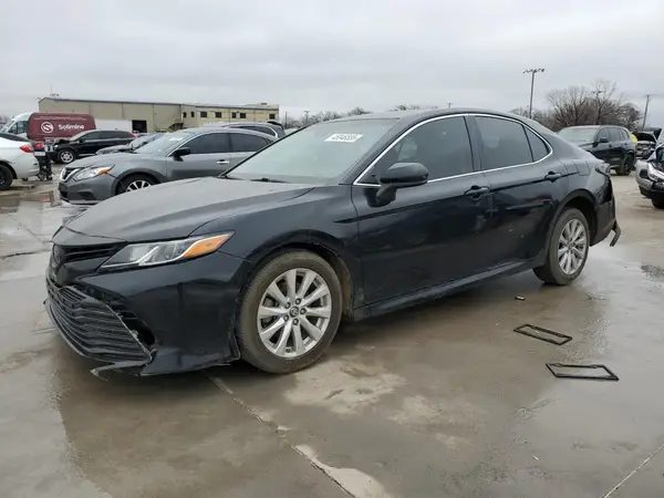 4T1B11HK3JU617996 2018 TOYOTA CAMRY - Image 1