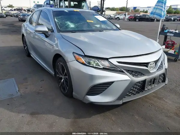 4T1B11HK3JU619697 2018 TOYOTA CAMRY - Image 1
