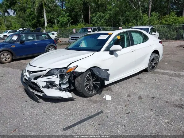 4T1B11HK3JU620297 2018 TOYOTA CAMRY - Image 2