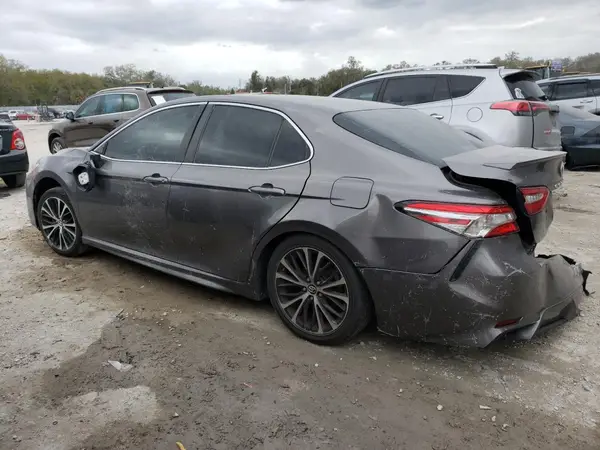 4T1B11HK3JU620753 2018 TOYOTA CAMRY - Image 2