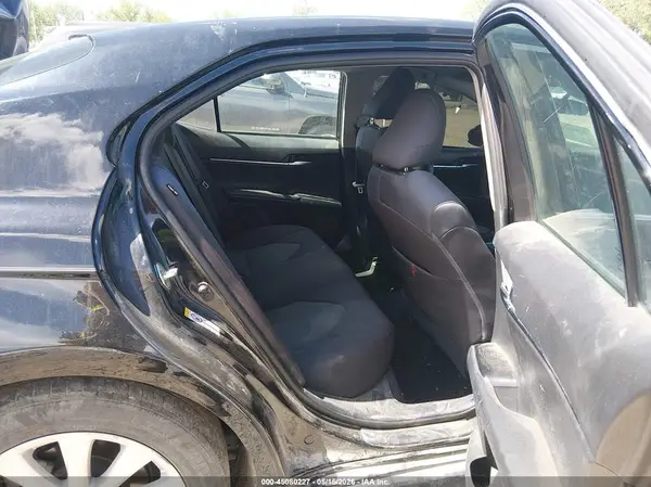 4T1B11HK3JU621269 2018 TOYOTA CAMRY - Image 8