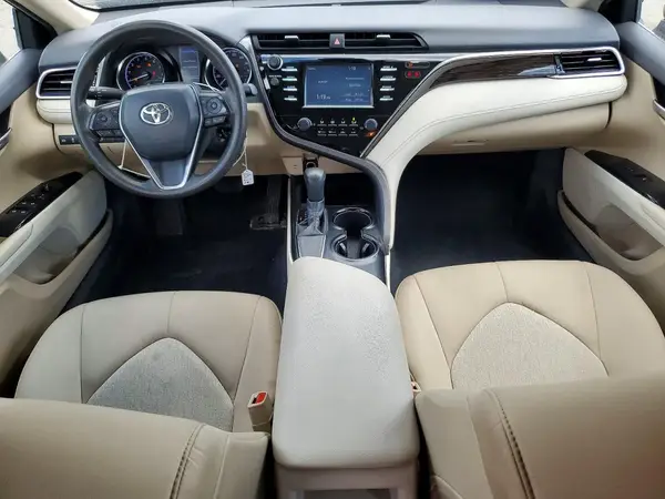 4T1B11HK3JU621482 2018 TOYOTA CAMRY - Image 8