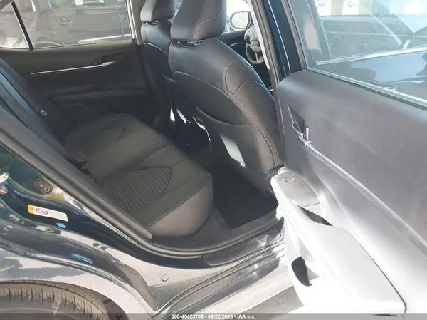 4T1B11HK3JU623250 2018 TOYOTA CAMRY - Image 8