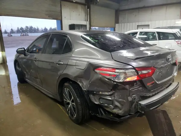 4T1B11HK3JU623720 2018 TOYOTA CAMRY - Image 2
