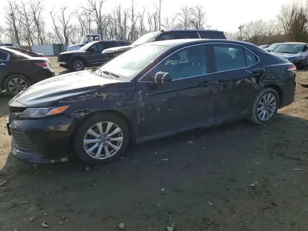 4T1B11HK3JU626391 2018 TOYOTA CAMRY - Image 1