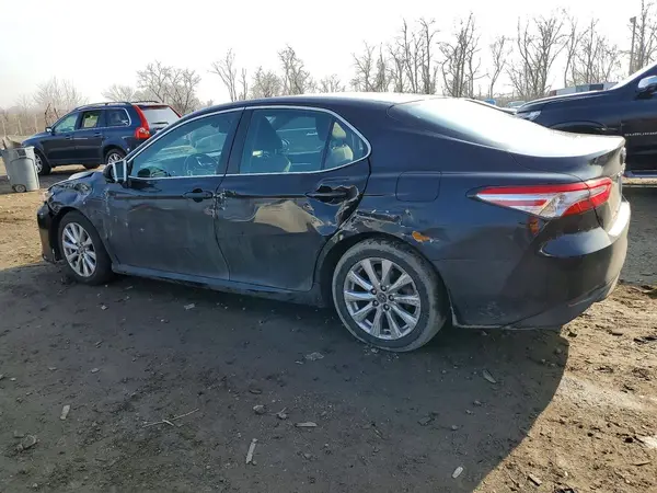 4T1B11HK3JU626391 2018 TOYOTA CAMRY - Image 2