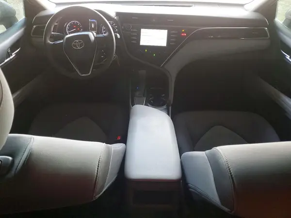 4T1B11HK3JU627248 2018 TOYOTA CAMRY - Image 8