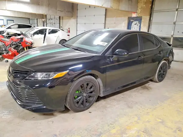 4T1B11HK3JU627623 2018 TOYOTA CAMRY - Image 1