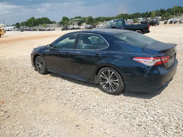 4T1B11HK3JU629050 2018 TOYOTA CAMRY - Image 2