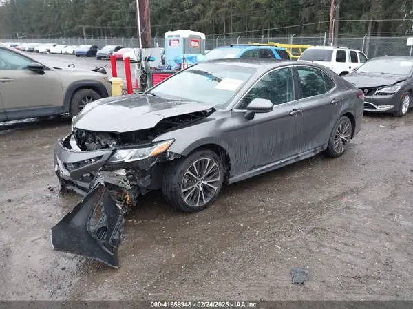 4T1B11HK3JU629128 2018 TOYOTA CAMRY - Image 2