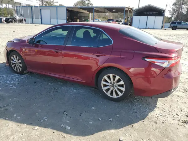4T1B11HK3JU630554 2018 TOYOTA CAMRY - Image 2