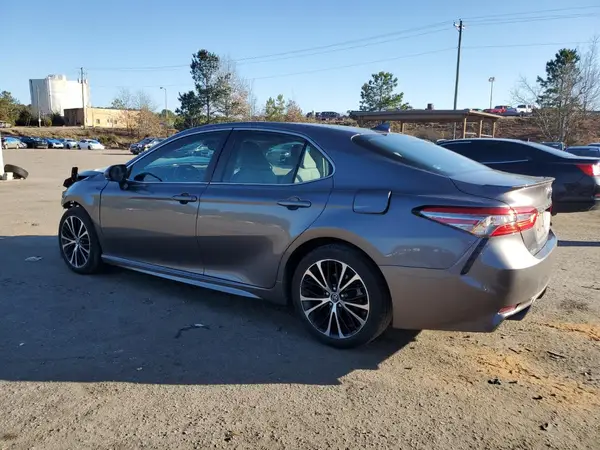 4T1B11HK3JU631283 2018 TOYOTA CAMRY - Image 2