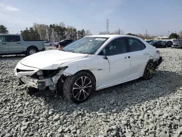4T1B11HK3JU633129 2018 TOYOTA CAMRY - Image 1