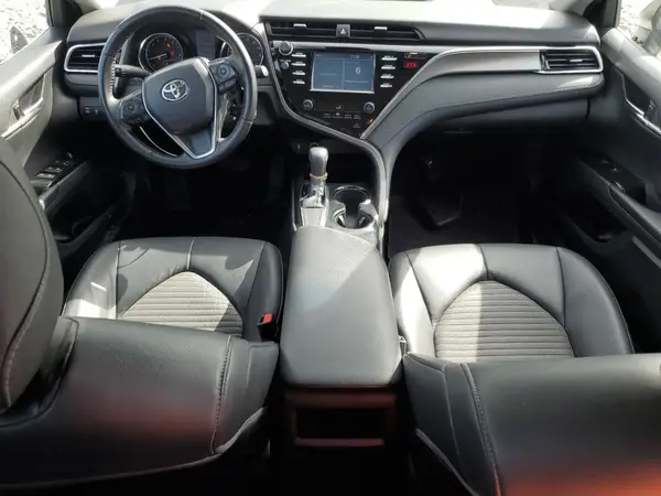 4T1B11HK3JU633129 2018 TOYOTA CAMRY - Image 8