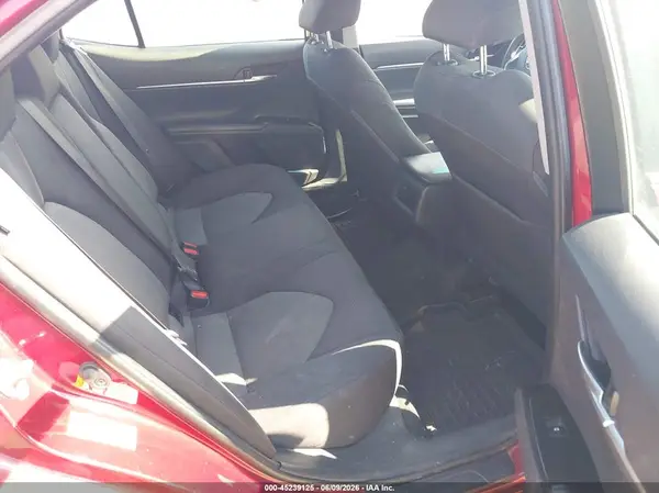 4T1B11HK3JU633888 2018 TOYOTA CAMRY - Image 8