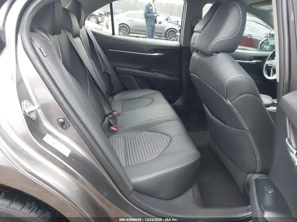 4T1B11HK3JU635883 2018 TOYOTA CAMRY - Image 8