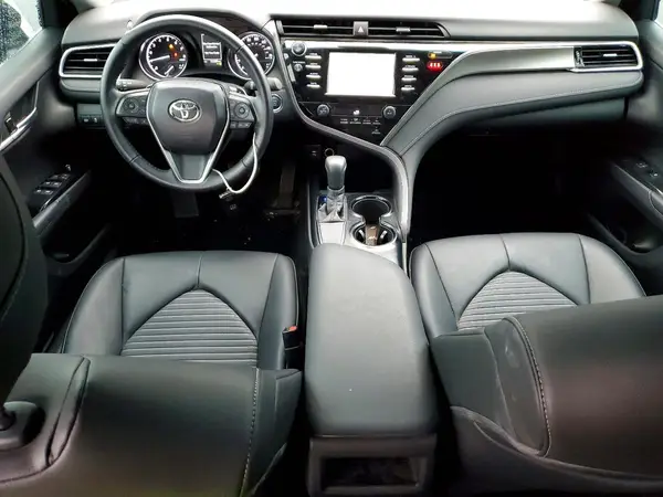 4T1B11HK3JU640338 2018 TOYOTA CAMRY - Image 8
