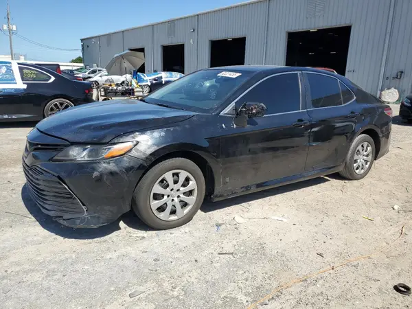 4T1B11HK3JU643496 2018 TOYOTA CAMRY - Image 1