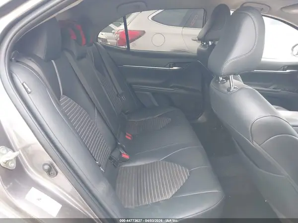 4T1B11HK3JU643756 2018 TOYOTA CAMRY - Image 8