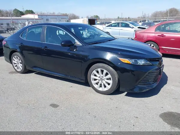 4T1B11HK3JU644874 2018 TOYOTA CAMRY - Image 1