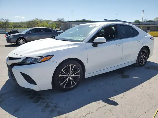 4T1B11HK3JU645281 2018 TOYOTA CAMRY - Image 1