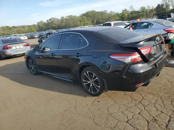 4T1B11HK3JU646558 2018 TOYOTA CAMRY - Image 2