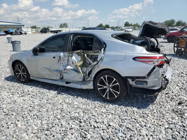 4T1B11HK3JU649038 2018 TOYOTA CAMRY - Image 2