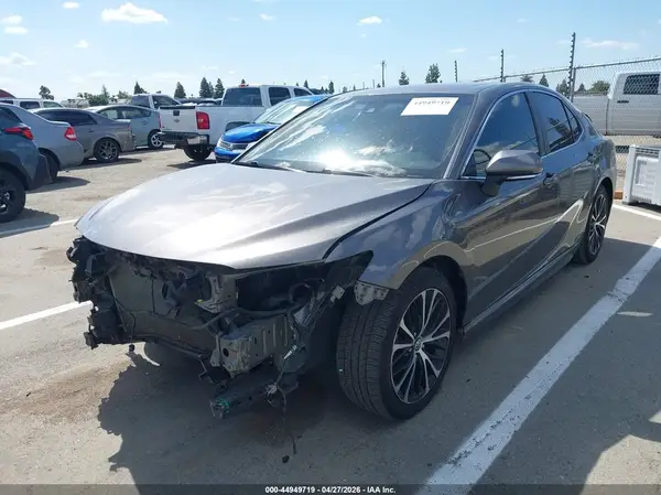 4T1B11HK3JU649119 2018 TOYOTA CAMRY - Image 2