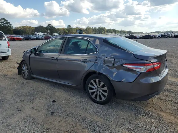 4T1B11HK3JU649265 2018 TOYOTA CAMRY - Image 2