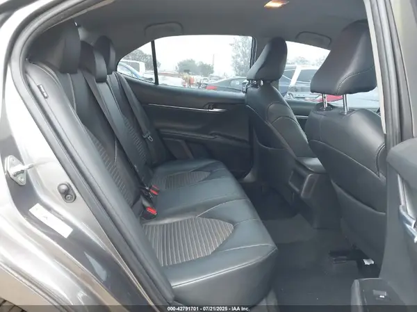4T1B11HK3JU649671 2018 TOYOTA CAMRY - Image 8