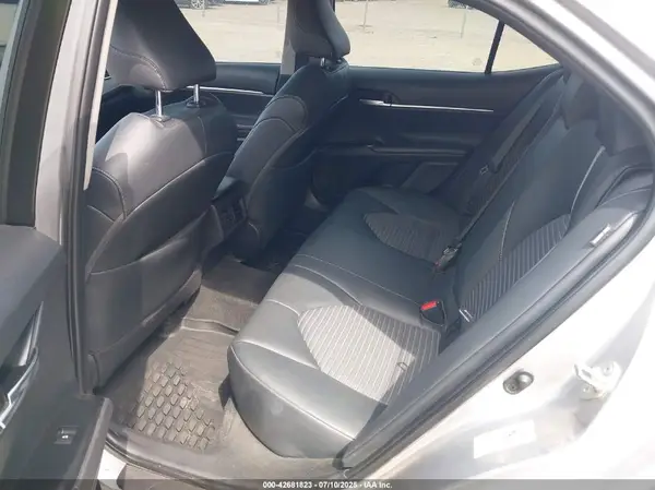 4T1B11HK3JU650383 2018 TOYOTA CAMRY - Image 8