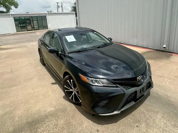 4T1B11HK3JU650853 2018 TOYOTA CAMRY - Image 1