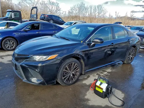 4T1B11HK3JU651520 2018 TOYOTA CAMRY - Image 1