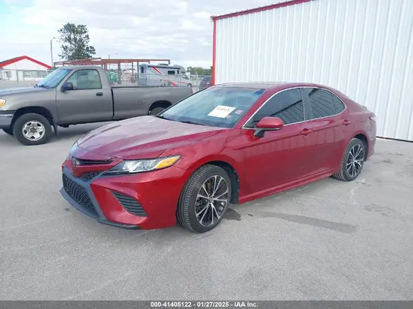 4T1B11HK3JU651887 2018 TOYOTA CAMRY - Image 2