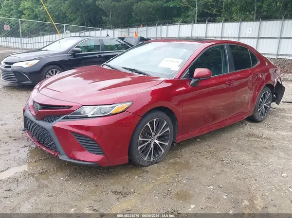 4T1B11HK3JU652389 2018 TOYOTA CAMRY - Image 2