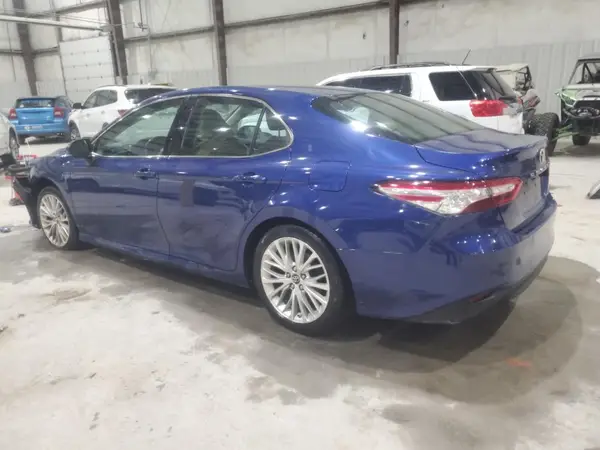 4T1B11HK3JU653266 2018 TOYOTA CAMRY - Image 2