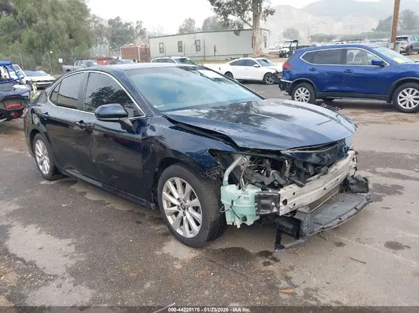 4T1B11HK3JU653669 2018 TOYOTA CAMRY - Image 1
