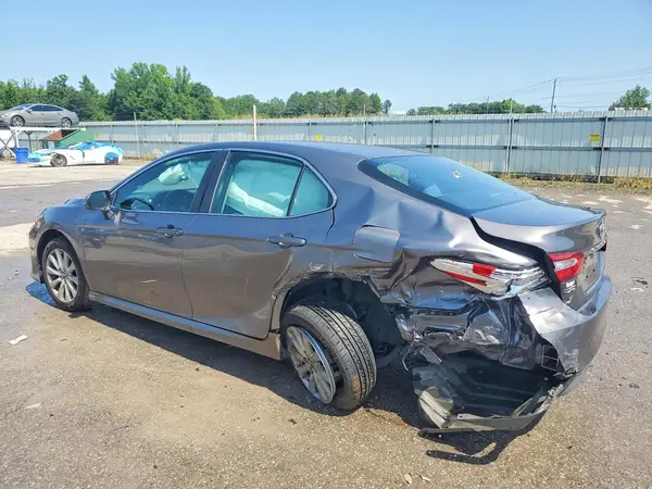 4T1B11HK3JU655115 2018 TOYOTA CAMRY - Image 2
