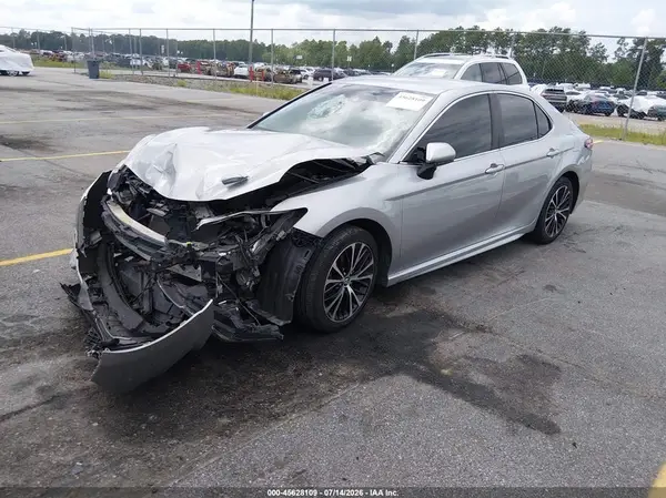 4T1B11HK3JU656636 2018 TOYOTA CAMRY - Image 2