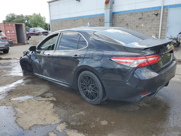 4T1B11HK3JU657771 2018 TOYOTA CAMRY - Image 2