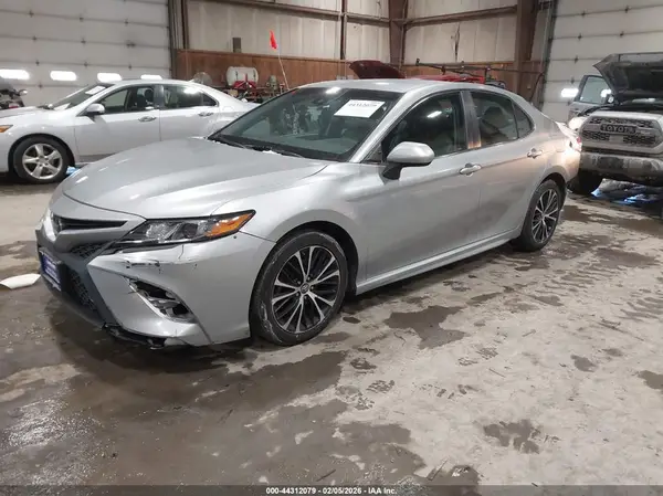 4T1B11HK3JU659245 2018 TOYOTA CAMRY - Image 2