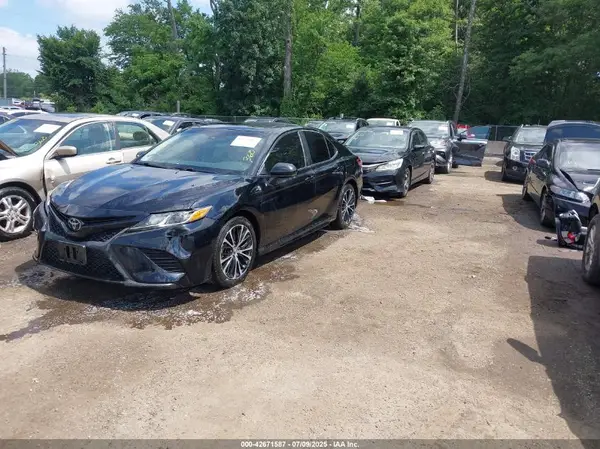 4T1B11HK3JU660976 2018 TOYOTA CAMRY - Image 2