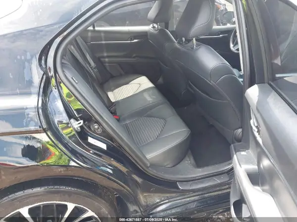 4T1B11HK3JU660976 2018 TOYOTA CAMRY - Image 8
