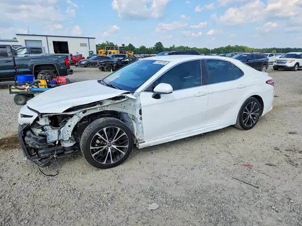 4T1B11HK3JU661822 2018 TOYOTA CAMRY - Image 1