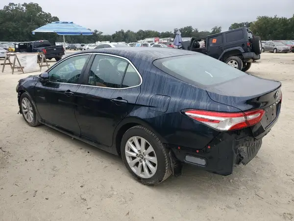 4T1B11HK3JU662095 2018 TOYOTA CAMRY - Image 2