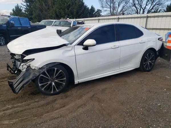 4T1B11HK3JU662601 2018 TOYOTA CAMRY - Image 1